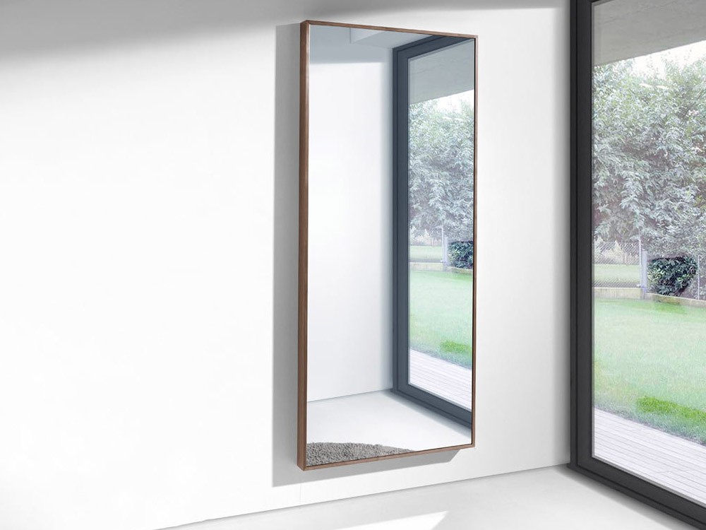 Espejo de pie 3213 con marco en nogal de Ángel Cerdá - 1