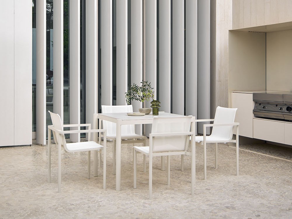 Silla de comedor exterior con brazos Origin de aluminio y Batyline Point - 1