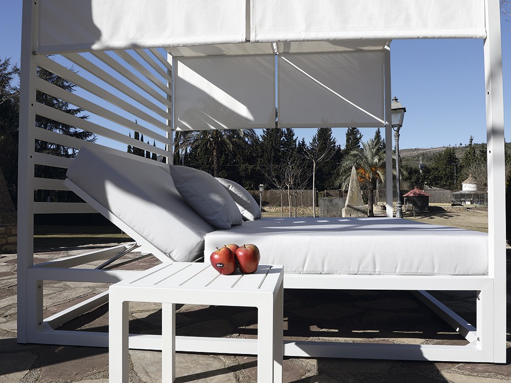 Cama balinesa de aluminio blanco Milán de Arkimueble - 2