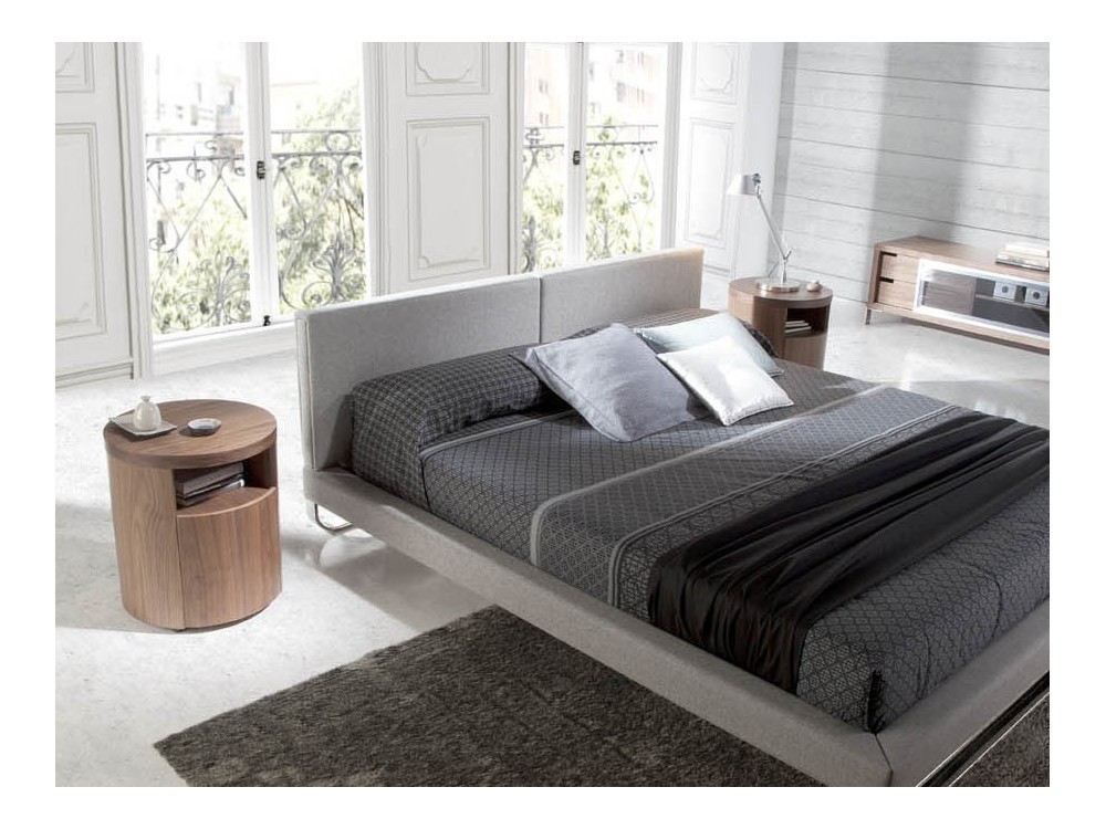 Mesita de noche cilíndrica con ruedas chapada en nogal 7006 de Ángel Cerdá en Mobel 6000