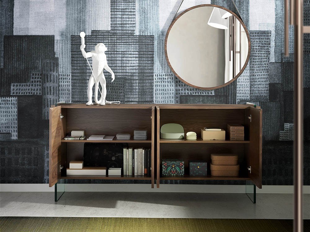 Aparador chapado en nogal con laterales de cristal templado 3057 de Ángel Cerdá en Mobel 6000