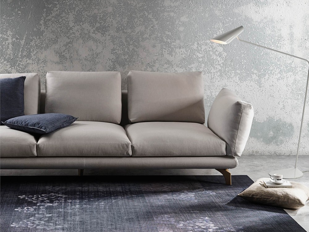 Sofá tapizado en lino Axis de Beltá & Frajumar - 5