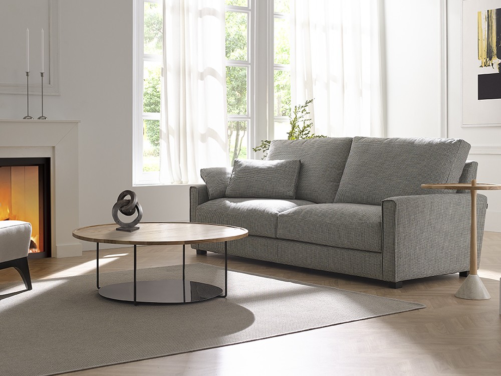 Sofá Egos: líneas suaves, asientos amplios y detalles cuidados. Belleza y ergonomía en perfecta armonía.