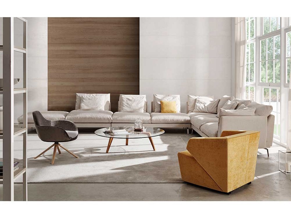 La mesa Icon combina tecnología y tradición. Diseño singular con materiales nobles y acabados de alta gama.