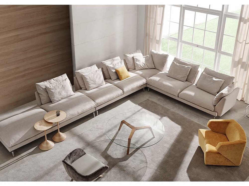 Icon, mesa de centro con diseño único. Cristal templado y base artesanal de madera maciza en cinco acabados.