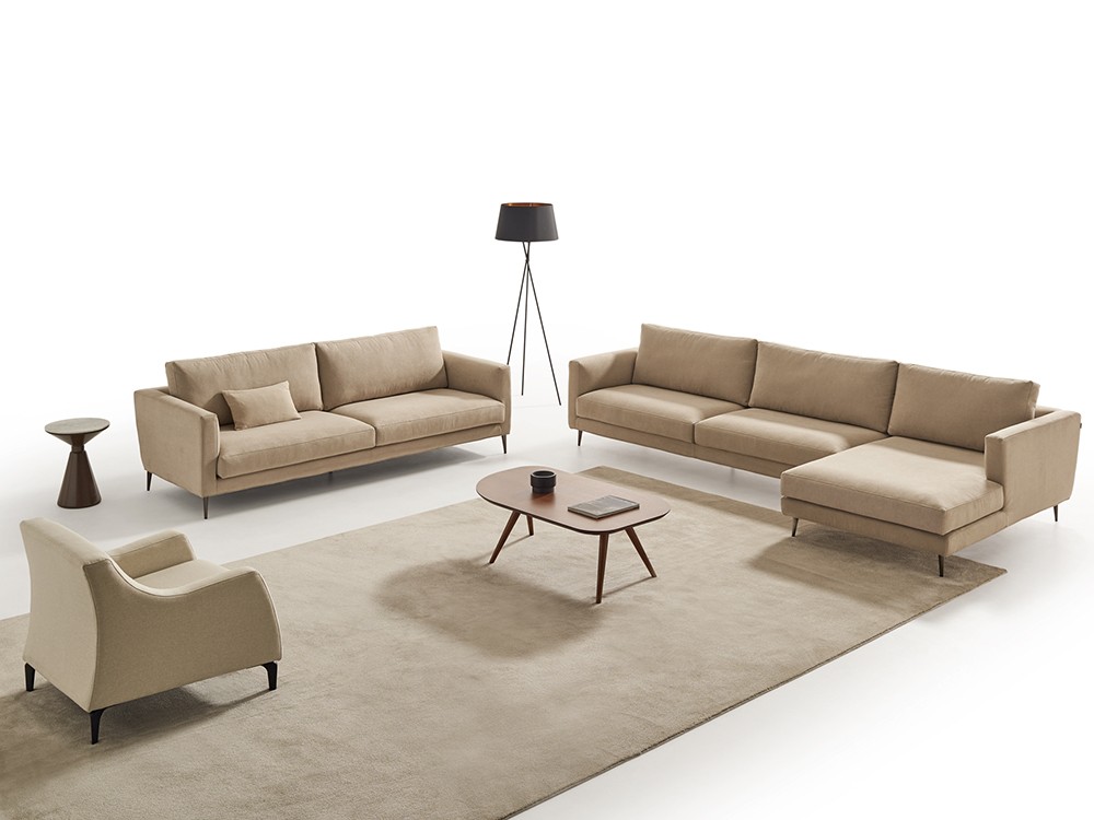 Diseño distinguido y modular. El sofá Lena de Beltá Frajumar se adapta a tu espacio con elegancia y ligereza visual.