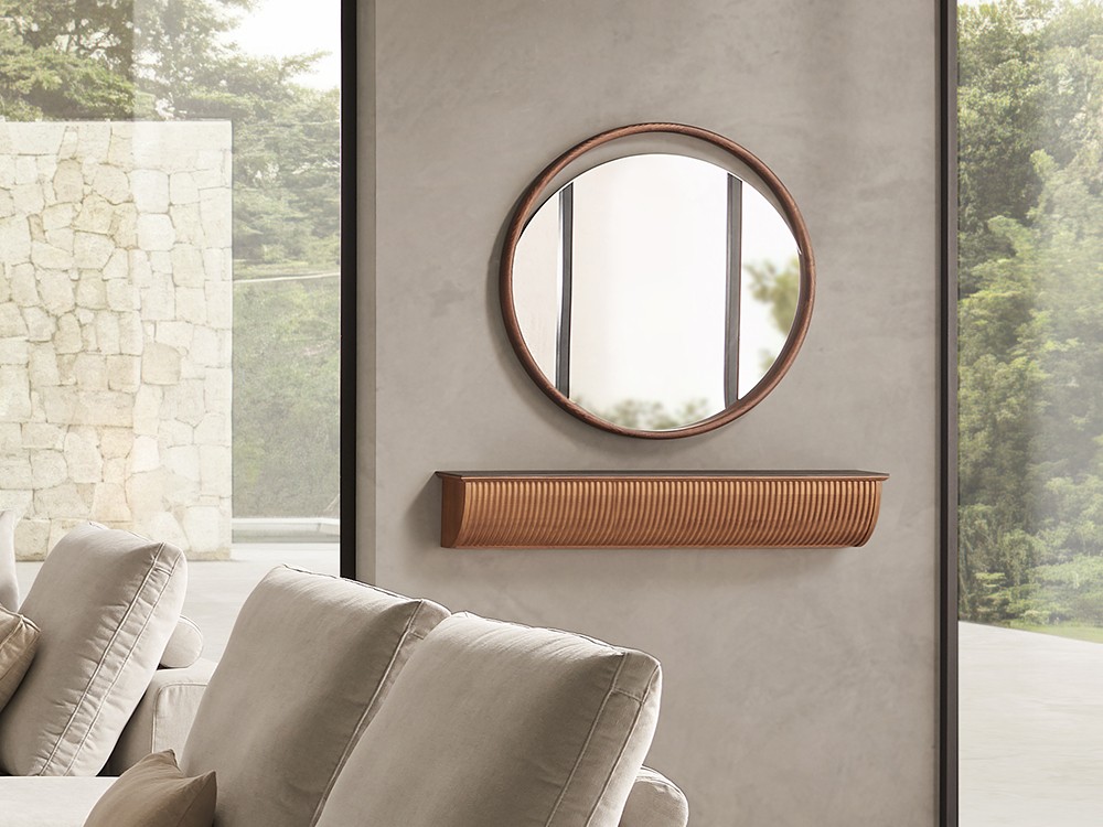 Consola Ala de inspiración clásica en fresno. Detalles artesanales con sobre Dekton para un estilo único y atemporal.