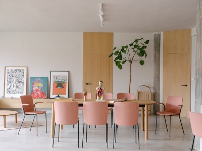 Mesa de comedor de diseño Juno: modelo ovalado de Ondarreta en roble natural tintado