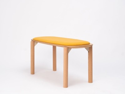 Composición de cocina con el banco de madera Juno: diseño funcional de Ondarreta en varias medidas