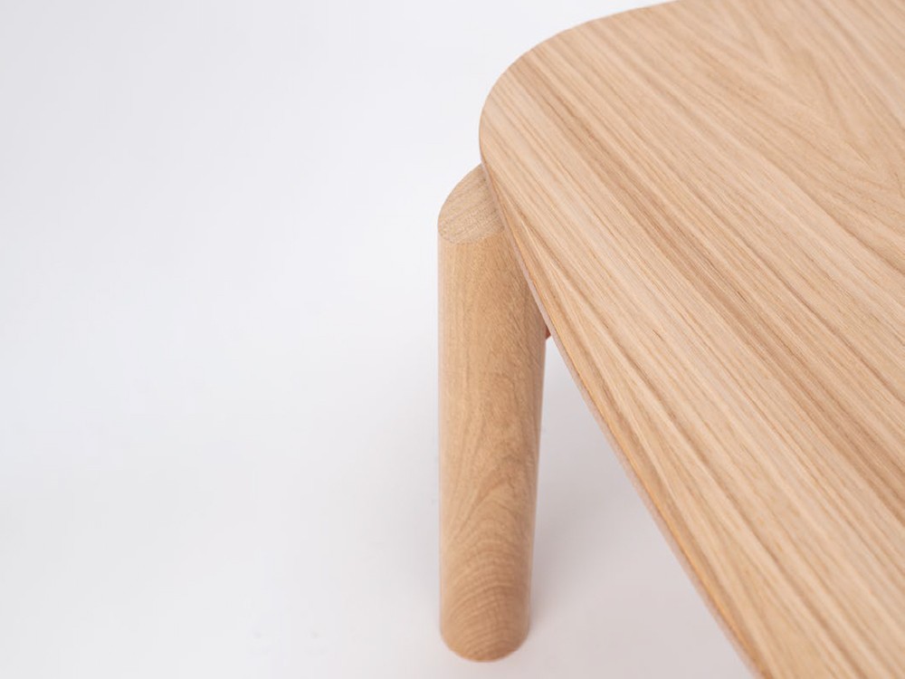 Mesa baja de Roble Juno