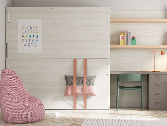 Dormitorio infantil con litera exenta alta y abatible con escritorio en la  parte inferior..