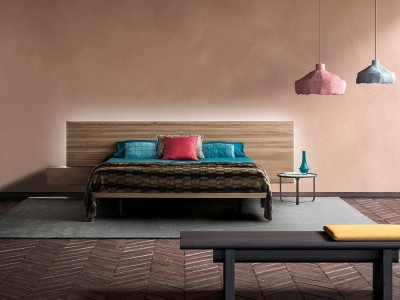 Cama con cabezal Zen suspendido Notte de madera de roble Devina Nais - 1