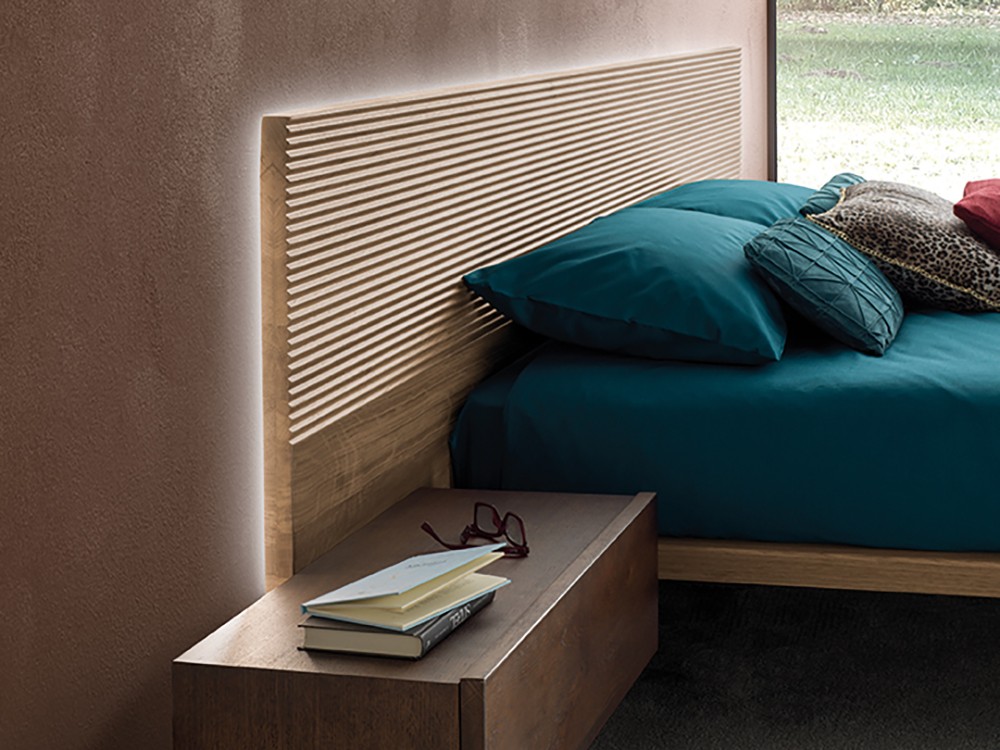 Cama con cabezal Zen suspendido Notte de madera de roble Devina Nais - 3