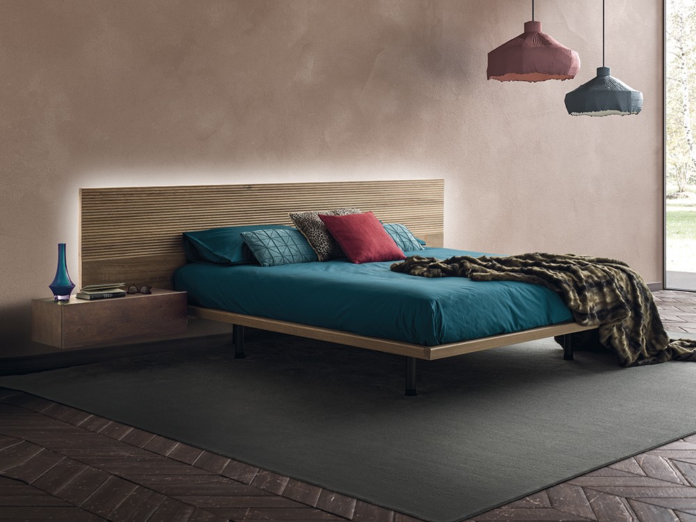 Cama con cabezal Zen suspendido Notte de madera de roble Devina Nais - 5