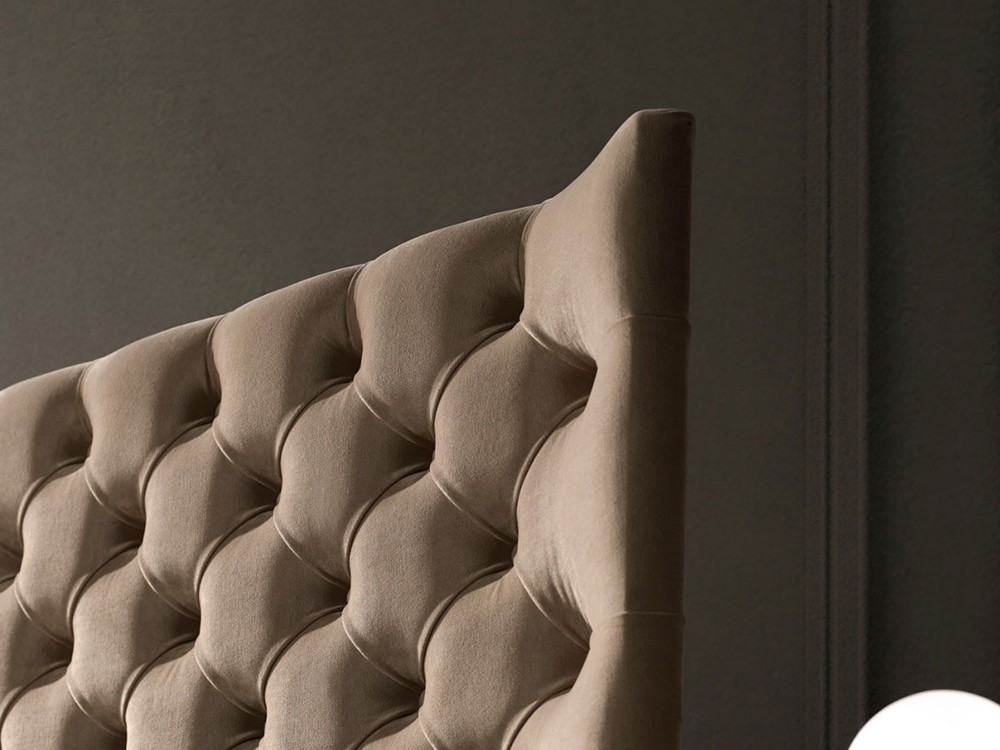 Detalle del cabecero tapizado en Capitoné auténtico Meissa