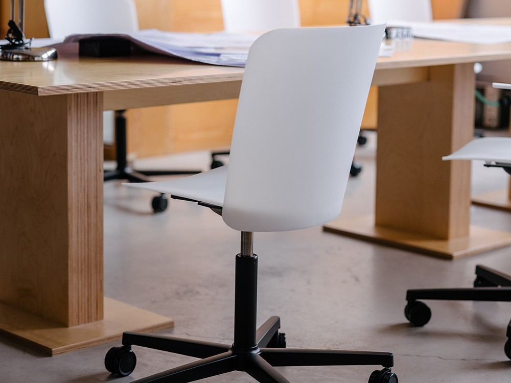 Silla oficina giratoria y elevable con ruedas Supra polipropileno  de ondarreta - 22