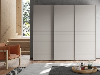 Armario tres puertas correderas solapadas Kalm 03 de Mobenia - 1