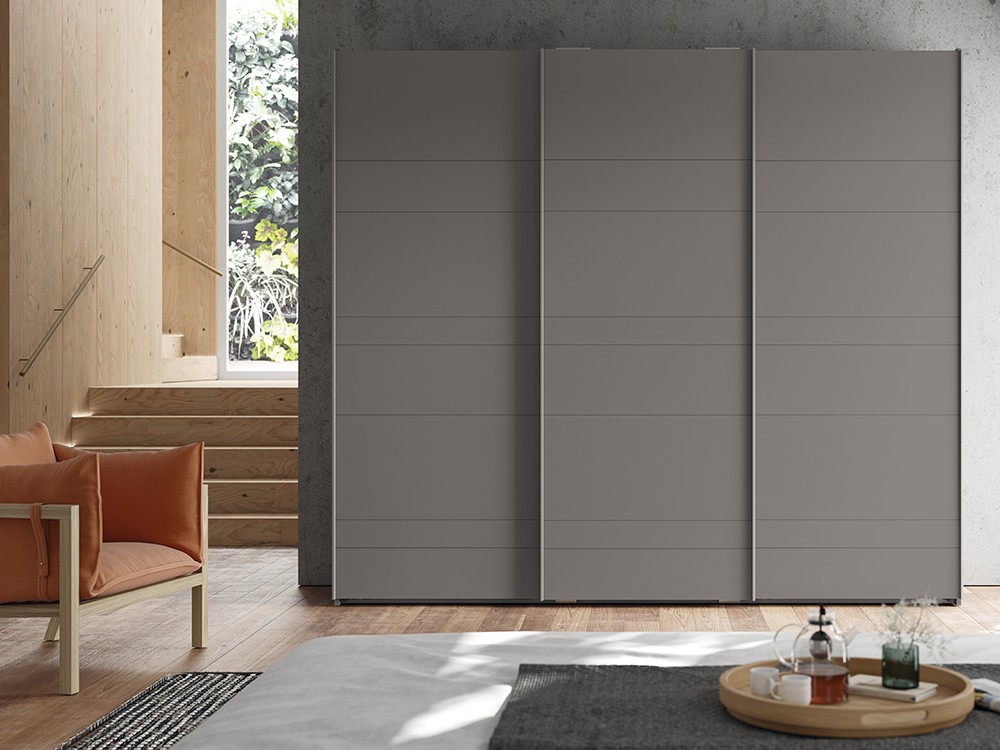 Armario tres puertas correderas solapadas Kalm 03 de Mobenia - 7