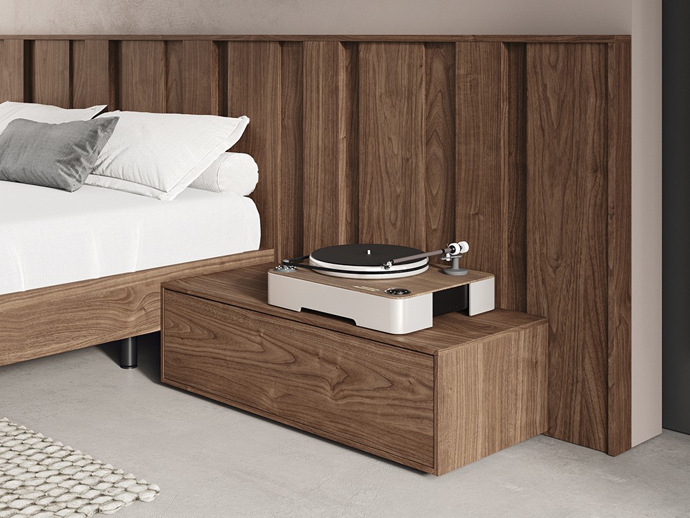 Cama con cabecero alistonado Hima y aro Sim puedes añadir las mesitas Flat en acabado laminado Kalm 12 de Mobenia - 2