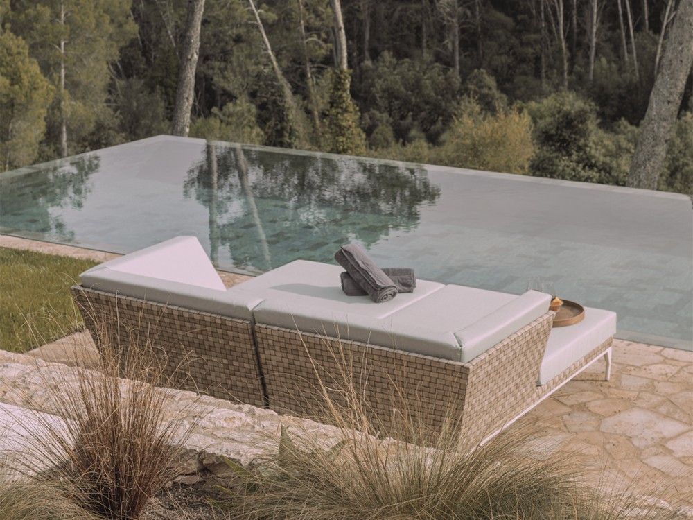 Chaiselongue de exterior de aluminio y fibra sintética con cojines Brafta de Skyline - 2