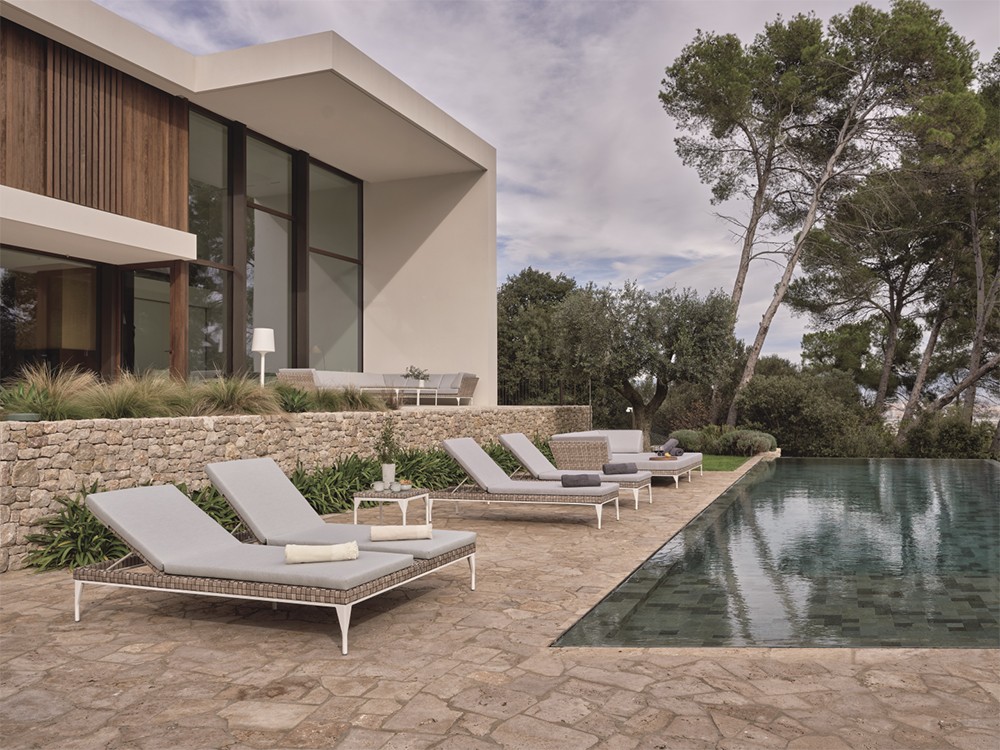 Tumbona de aluminio y fibra sintética trenzada con colchoneta tapizada Brafta de Skyline - 6