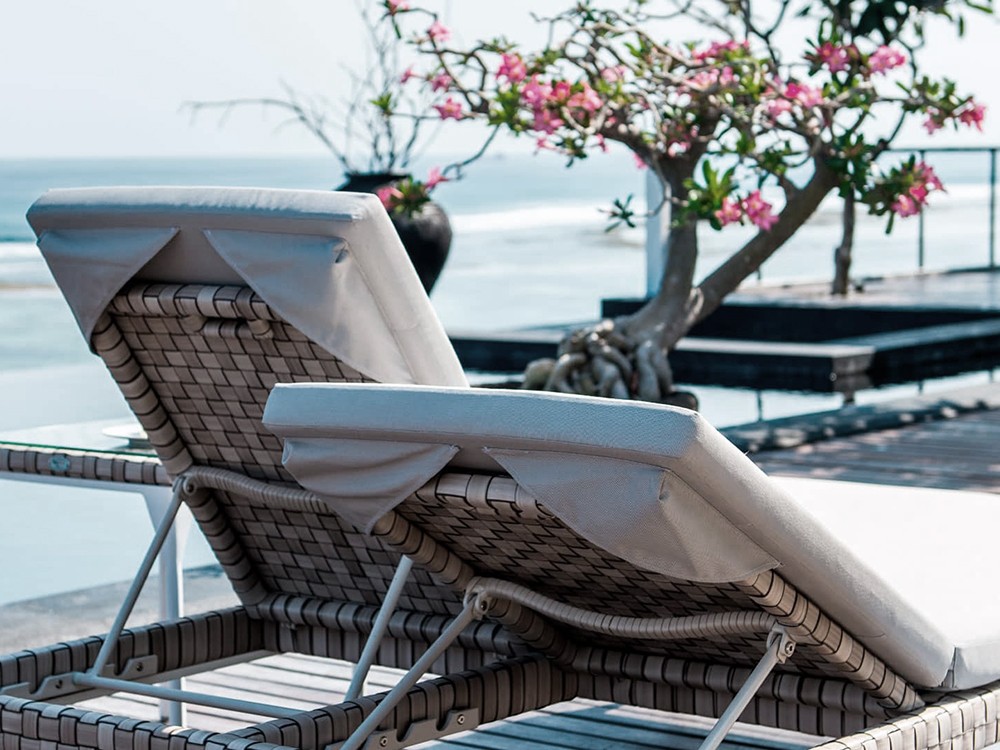 Tumbona doble de aluminio y fibra sintética con colchonestas tapizadas Brafta de Skyline - 4