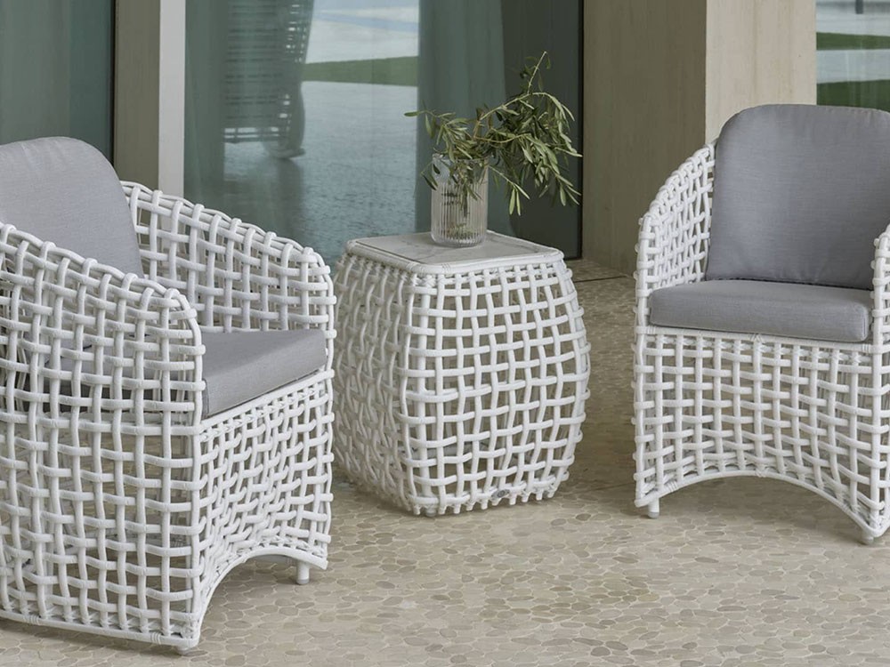 Mesa auxiliar de aluminio y fibra sintética trenzada con sobre porcelánico Dynasty de Skyline - 1