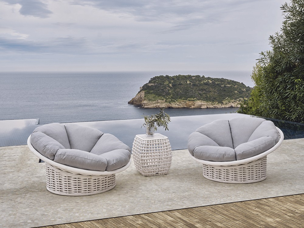Sillón redondo exterior de aluminio y fibra sintética trenzada con cojines Dynasty de Skyline - 5