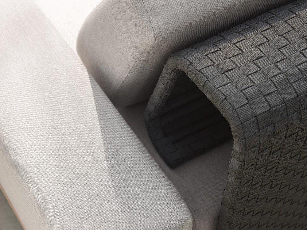Chaiselongue exterior de madera, aluminio con cintas de poliester trenzado y cojines tapizados Ona de Skyline - 7