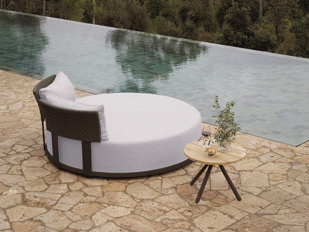 Daybed de aluminio y tiras de cuerda trenzada con cojines tapizados Ona de Skyline - 1