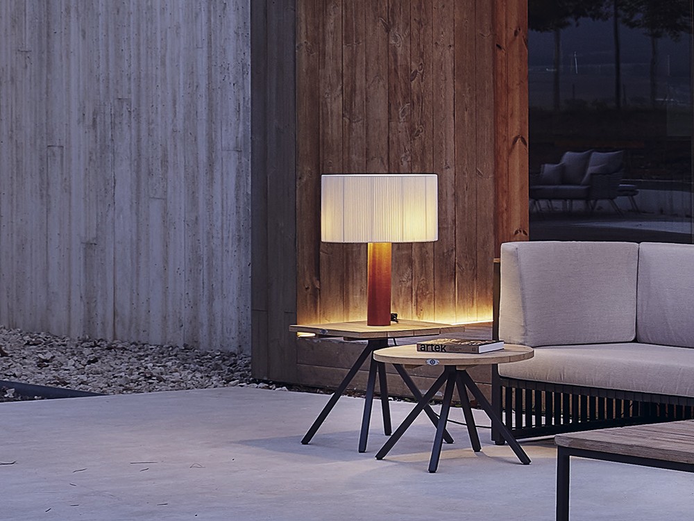 Mesa auxiliar redonda o cuadrada de teca y aluminio Alaska de Skyline Design - 3