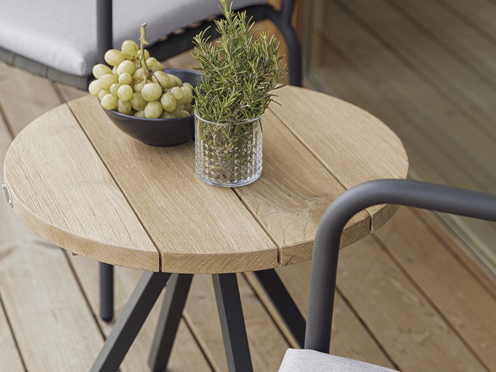 Mesa auxiliar redonda o cuadrada de teca y aluminio Alaska de Skyline Design - 8