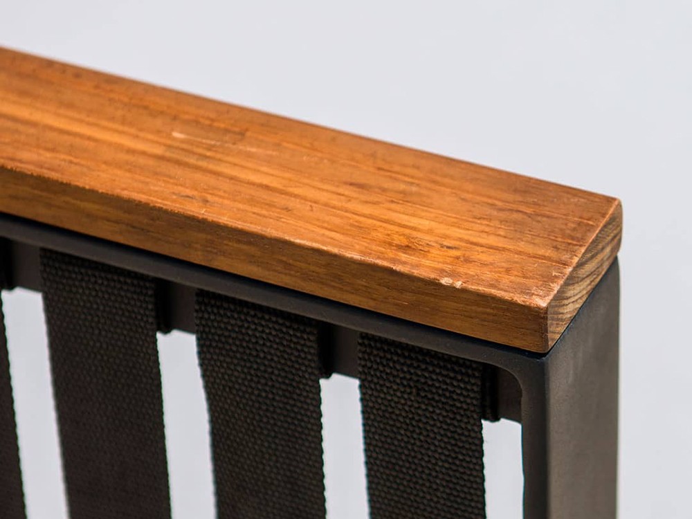 Sillón de aluminio con tiras de cuerda trenzada y detalles de madera de teca Horizon de Skyline - 4