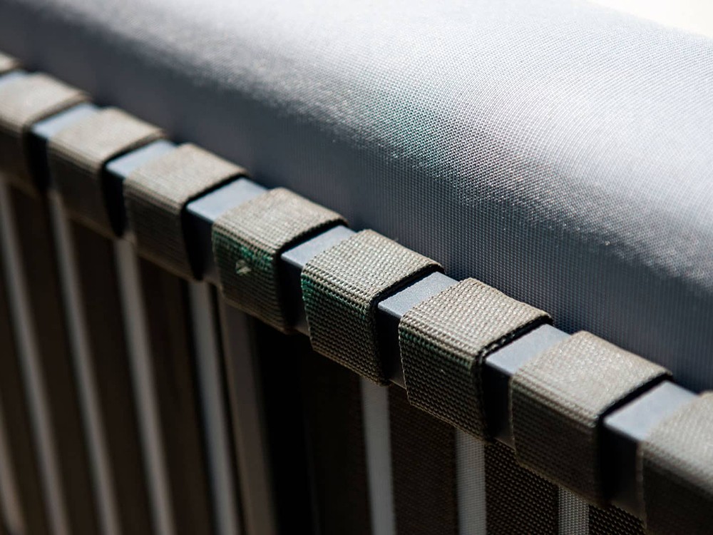 Sofá modular de aluminio y cintas de poliéster con madera de teca Horizon de Skyline Design - 17