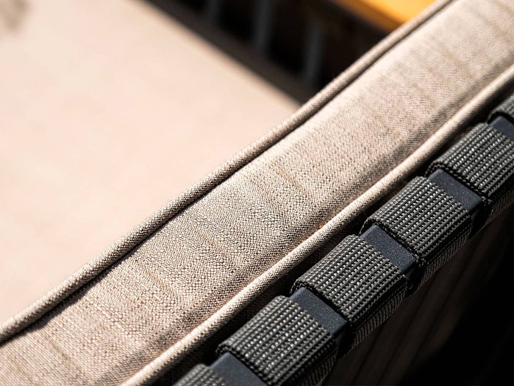 Taburete de aluminio y cinta con madera de teca Horizon de Skyline Design - 7