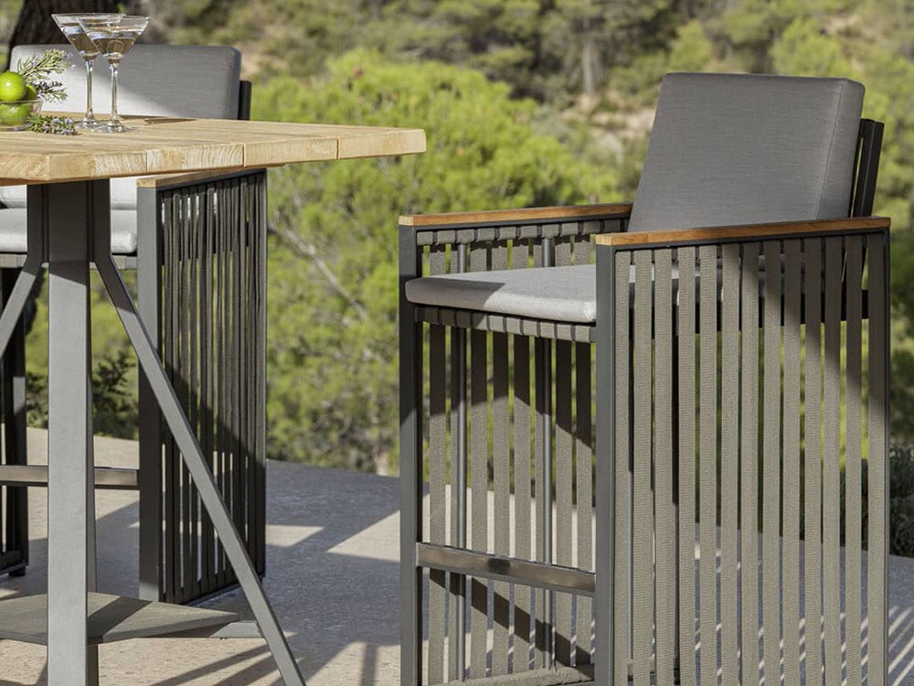 Taburete de aluminio y cinta con madera de teca Horizon de Skyline Design - 4