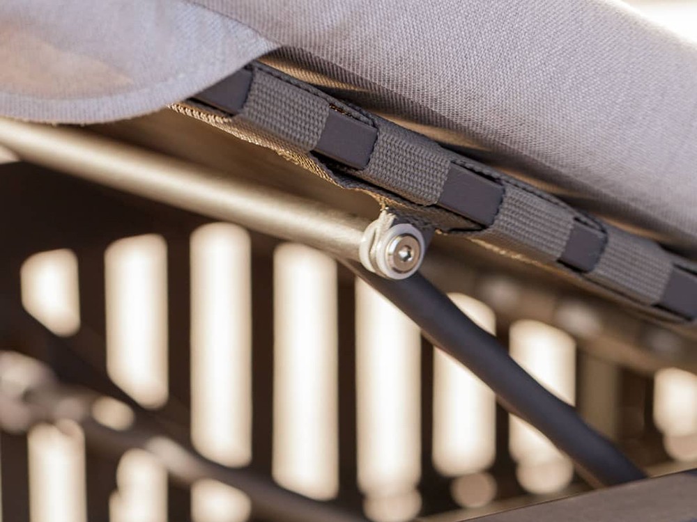 Tumbona de aluminio y cinta Horizon de Skyline Design - 8