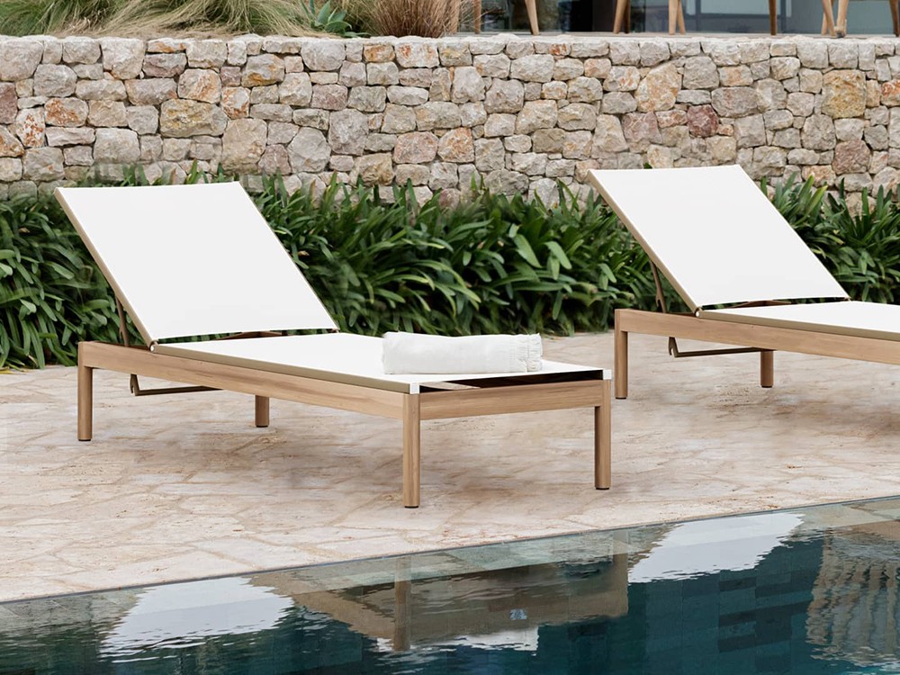 Tumbona Krabi de madera de teca y textilene Skyline Design - 1