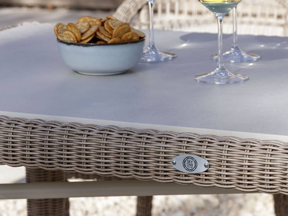 Mesa alta de fibra sintética trenzada y dekton Arena Skyline Design - 2