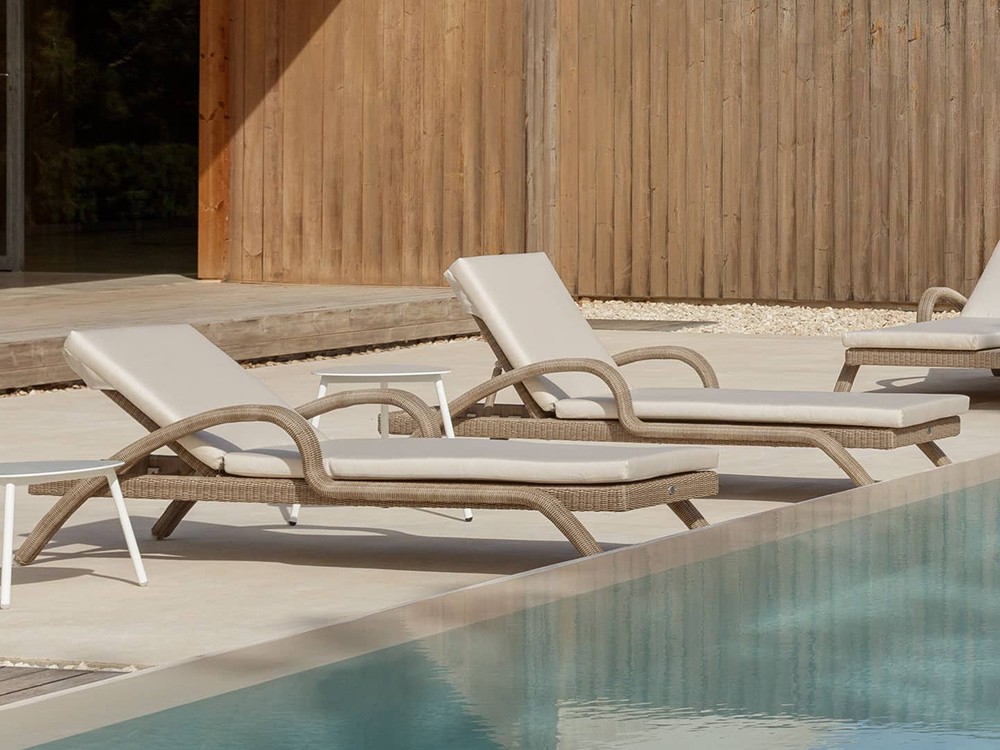 Tumbona de fibra sintética trenzada Arena Skyline Design - 1