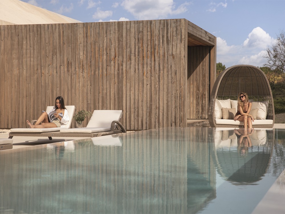 Tumbona doble de fibra sintética trenzada Arena Skyline Design - 7