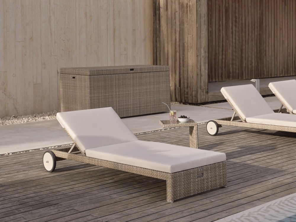 Tumbona de fibra sintética trenzada Paloma Skyline Design - 1