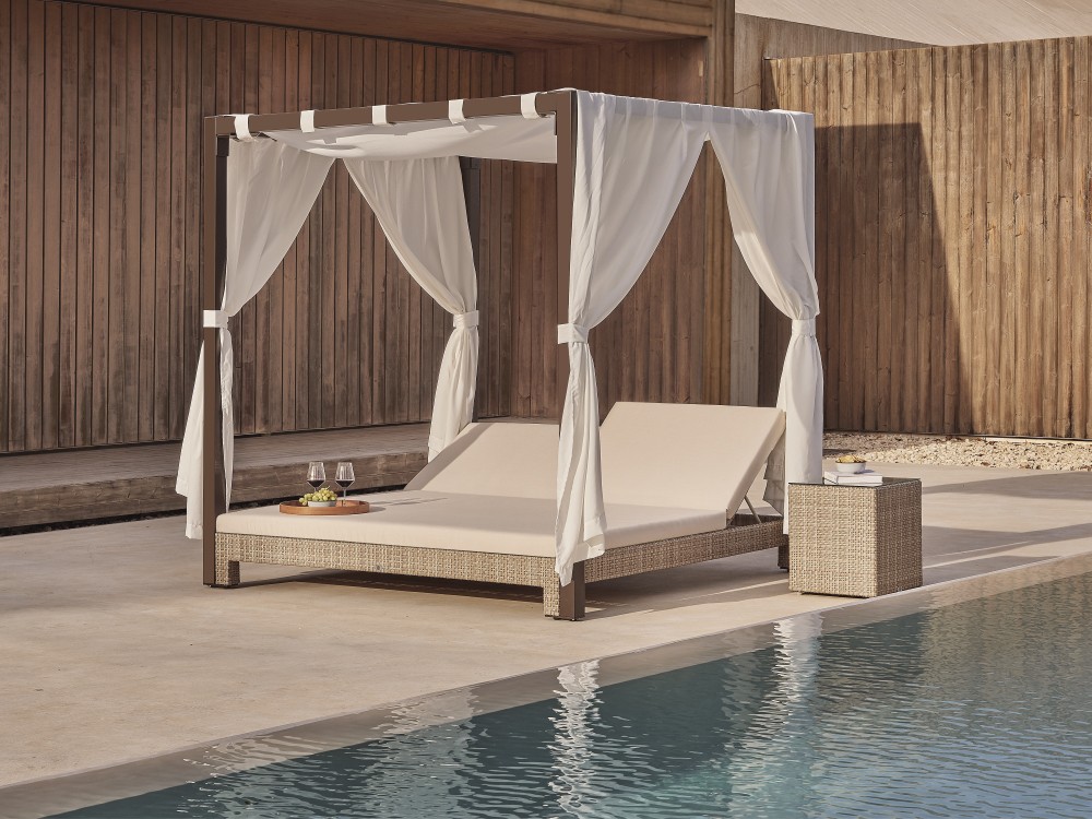 Daybed de fibra sintética trenzada y aluminio Paloma Skyline Design - 1