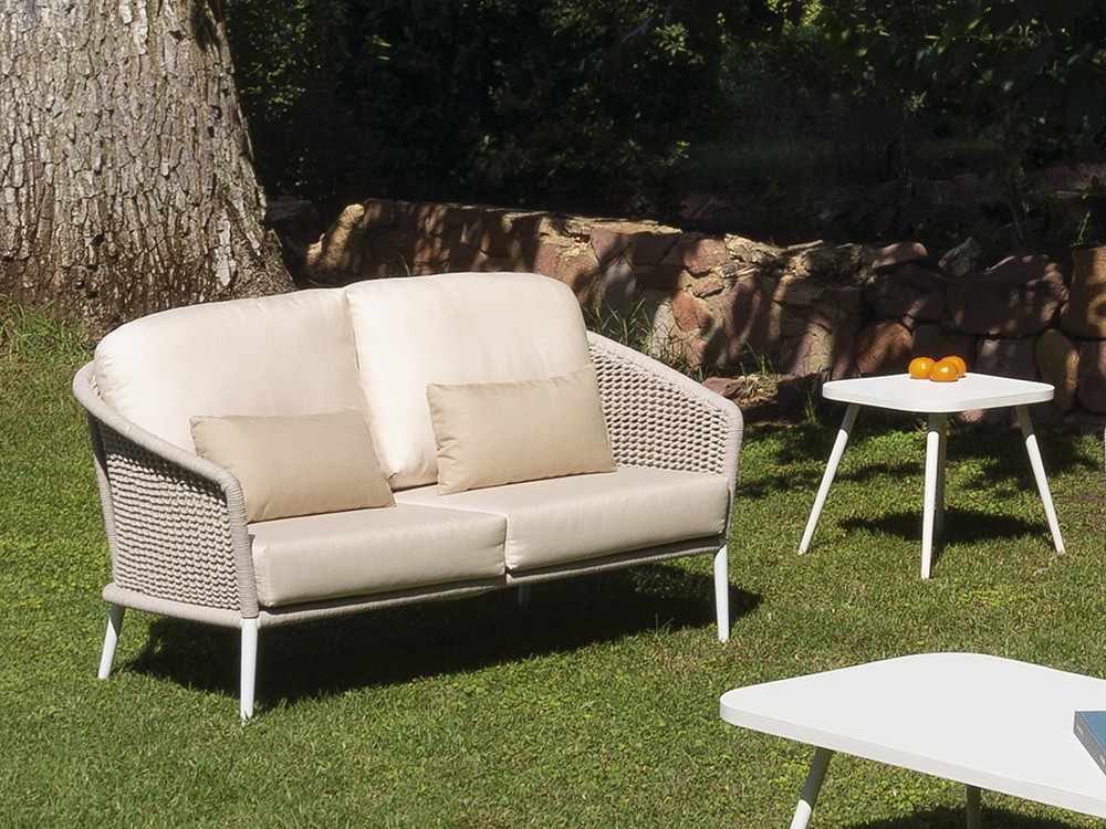 Sofá de dos o tres plazas de aluminio y cuerda trenzada Santorini de aluminio y cuerda trenzada de Arkimueble - 2