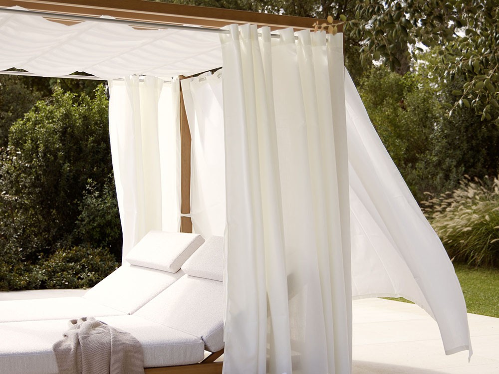 Cama balinesa de techteak con cojines tapizados en tejido ágora con o sin cortinas Kahn de Point - 16