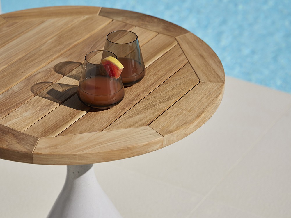 Mesa auxiliar con base de cemento y aluminio y sobre en teca o porcelánico Neck de Point - 10