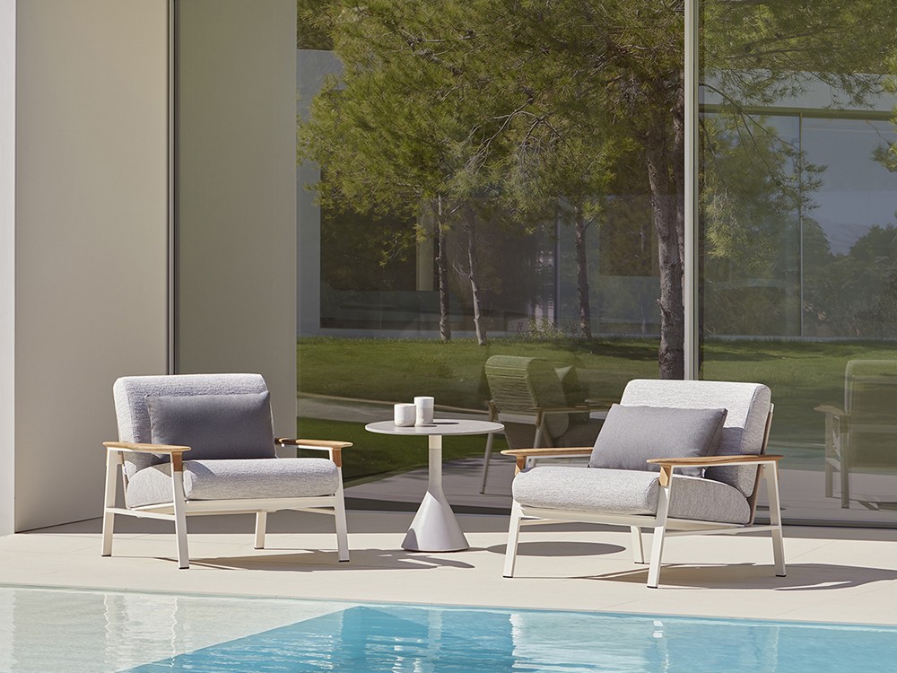 Mesa auxiliar con base de cemento y aluminio y sobre en teca o porcelánico Neck de Point - 13