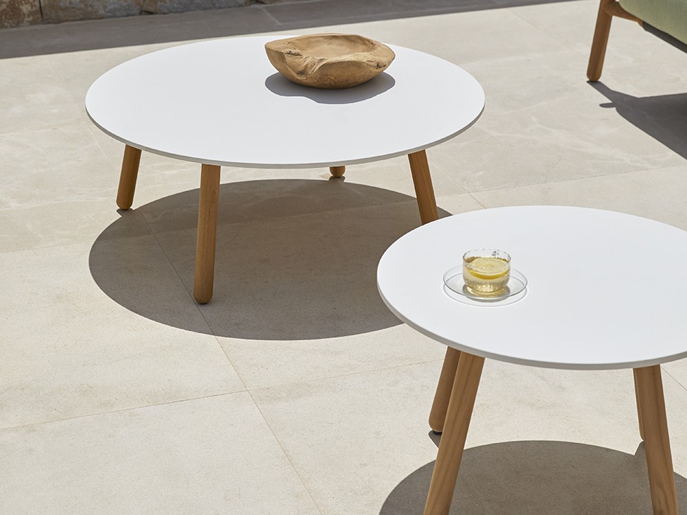 Mesa de centro para salón exterior de madera de teca y hpl o porcelánico Round de Point - 9