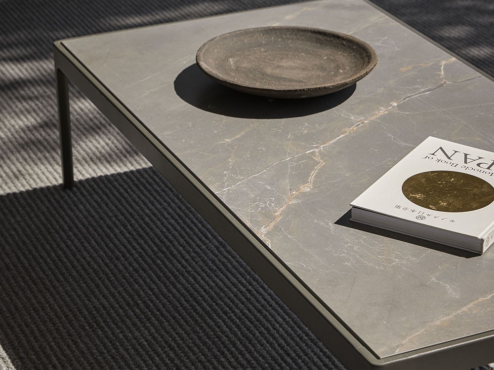 Mesa de centro para salón exterior de aluminio con sobre en aluminio, hpl o porcelánico Legacy de Point - 9