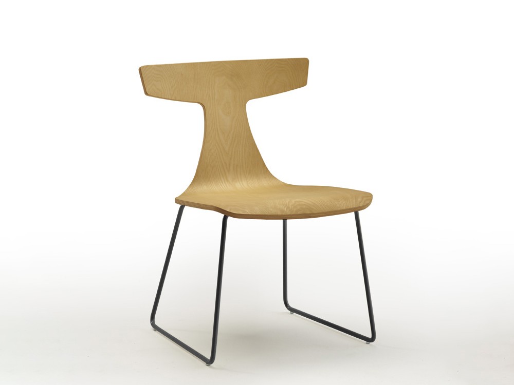 Silla Karen PP con asiento de fresno y patas tipo trineo de metal de Doos - 2